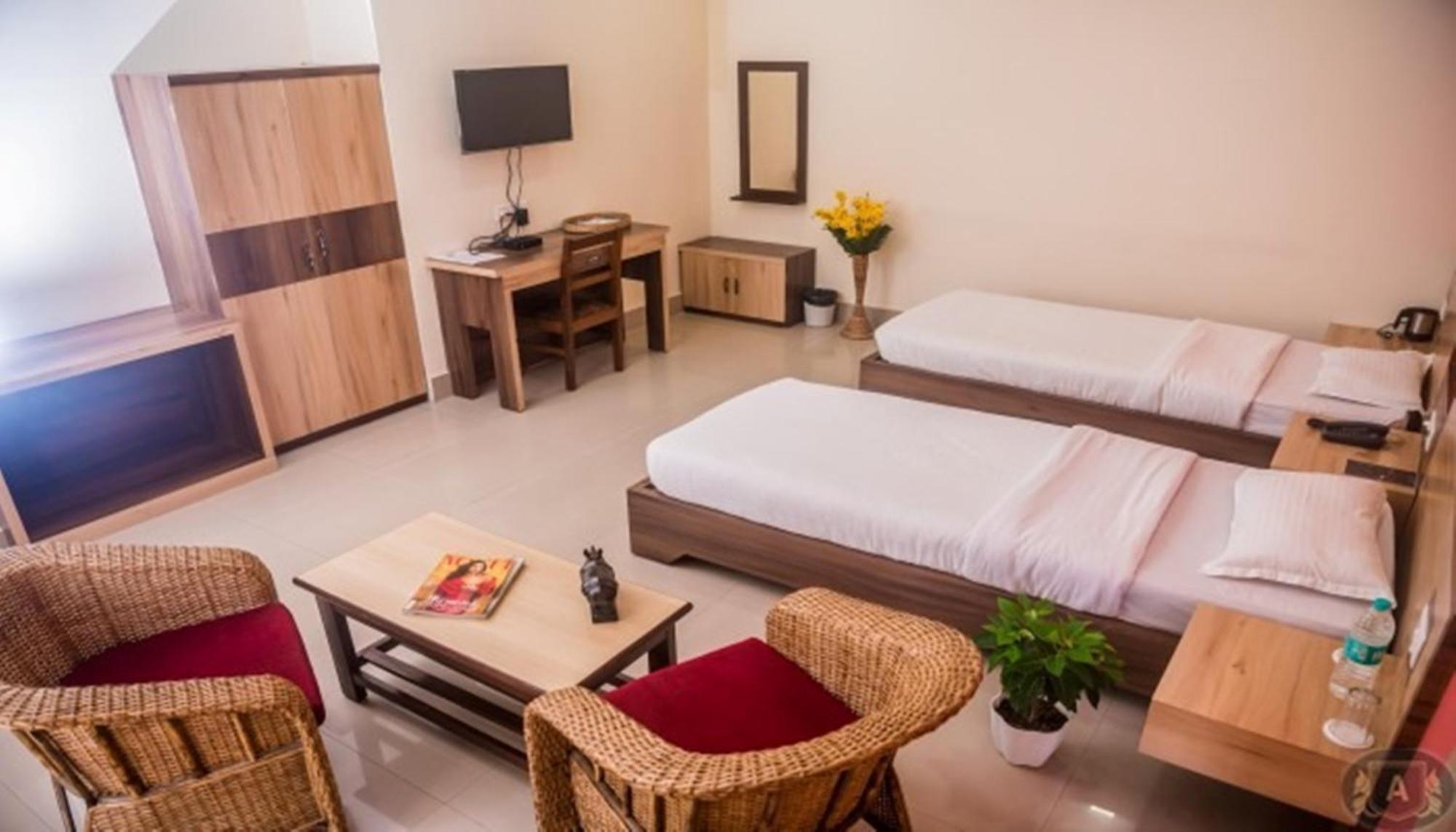 Hotel Aatreyee Dibrugarh Exterior photo